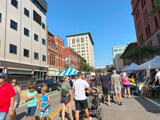 Cedar Rapids Downtown Farmers Market